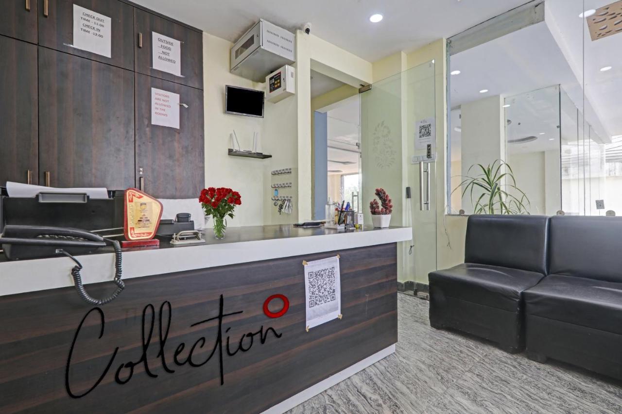 Collection O Srg Hotell Chinhat Exteriör bild